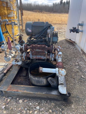 td-30 union tri-plex pump. 600psi discharge. m20hp electric motor. skidded. disconnected and ready to load.